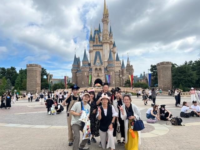開院10周年を記念して東京ディズニーランドに行ってきました!!